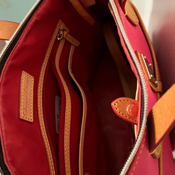 👜 Dooney & Bourke Small Daniela Satchel - Dark Pink- EUC- Crossbody - Picture 3 of 11